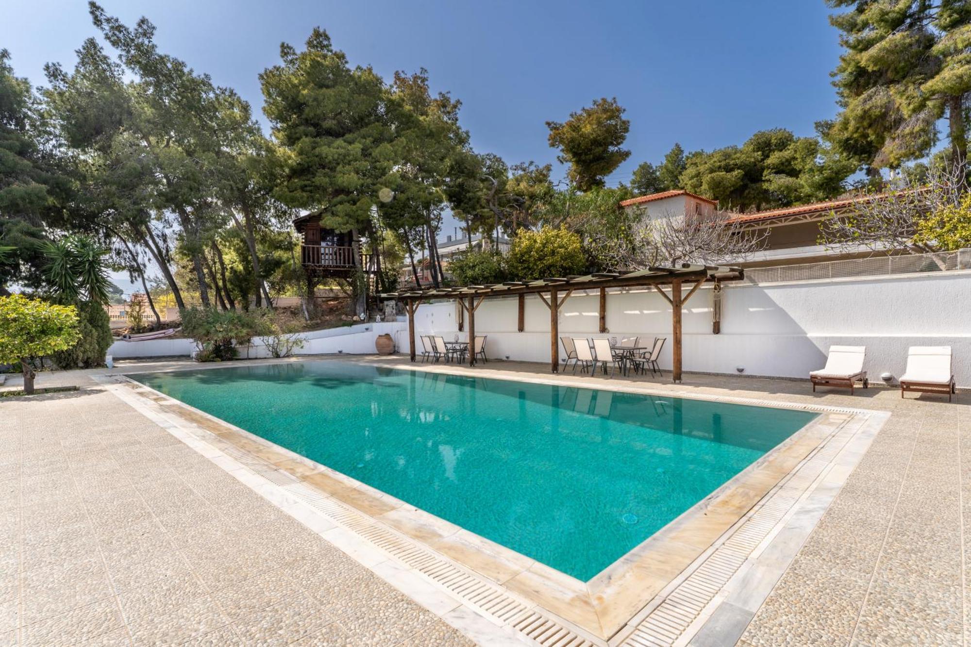 Villa The House Of Gratitude - Poolside Retreat à Loutra Elenis Extérieur photo